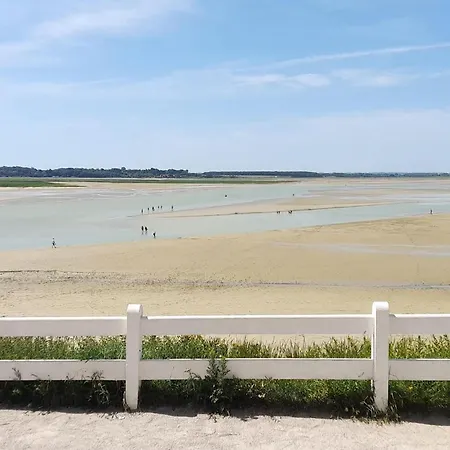 Longere Plain Pied En Campagne Favieres (Somme)
